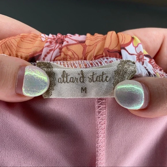 Altar’d State Floral Shorts Size M - Picture 3 of 3